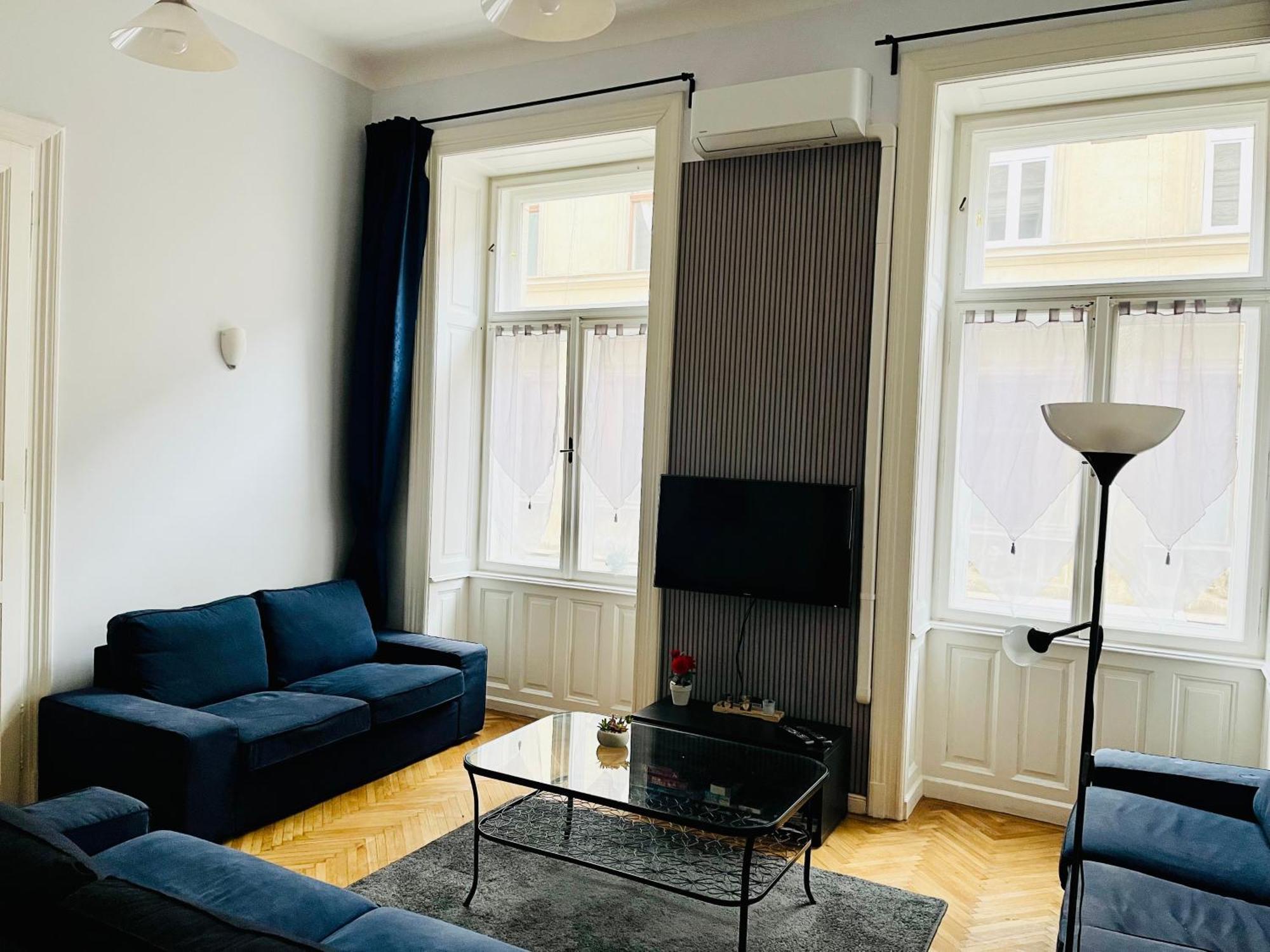 Rakoczi Apt — Photos 2